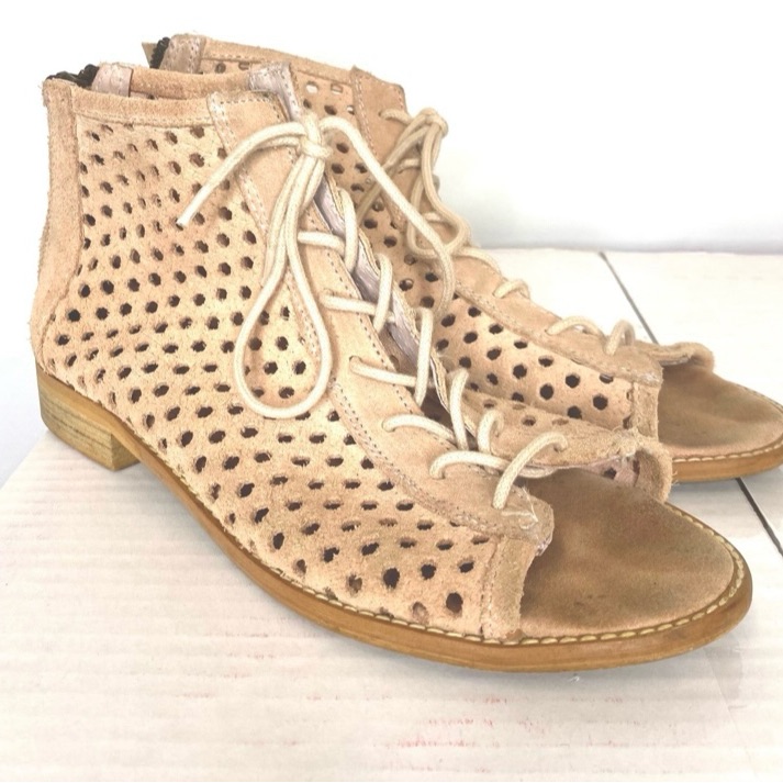 Musse & Cloud Beige Lace-Up Boots